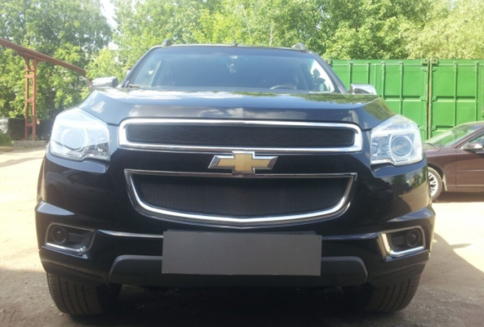 Защита радиатора "Standart" Chevrolet Trailblazer (2012-2015) чёрная купить недорого с доставкой в Ставрополь